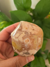 Load image into Gallery viewer, Carnelian flower Agate Flame (D)
