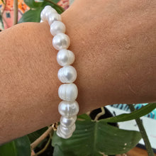 Load image into Gallery viewer, Pearl Bracelet