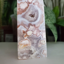 Load image into Gallery viewer, Flower Agate Tower (B)