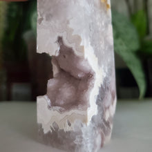 Load image into Gallery viewer, Flower Agate Tower (A)