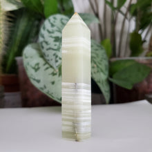 Load image into Gallery viewer, Green Onyx Tower (C)