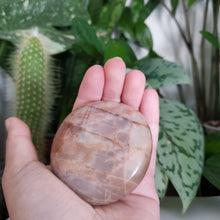 Load image into Gallery viewer, Peach Moonstone Palm Stone