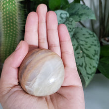Load image into Gallery viewer, Peach Moonstone Palm Stone (A)