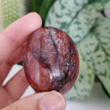 Load image into Gallery viewer, Fire Quartz Palm Stone