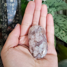 Load image into Gallery viewer, Flower Agate Palm Stone
