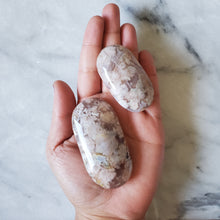 Load image into Gallery viewer, Flower Agate Palm Stone