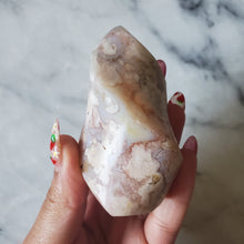 Load image into Gallery viewer, Carnelian flower Agate Flame (B)