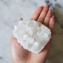 Load image into Gallery viewer, Clear quartz cluster (B)