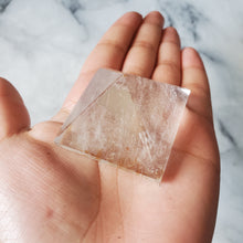 Load image into Gallery viewer, Clear quartz pyramid (A)