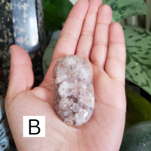 Load image into Gallery viewer, Flower Agate Palm Stone