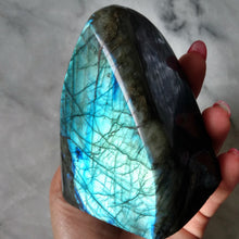Load image into Gallery viewer, Labradorite Freeform