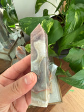 Load image into Gallery viewer, Indian Agate Tower
