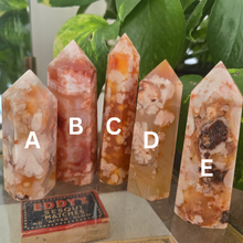Load image into Gallery viewer, Carnelian flower Agate Tower
