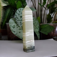 Load image into Gallery viewer, Green Onyx Tower (A)
