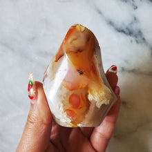 Load image into Gallery viewer, Carnelian flower Agate Flame (A)
